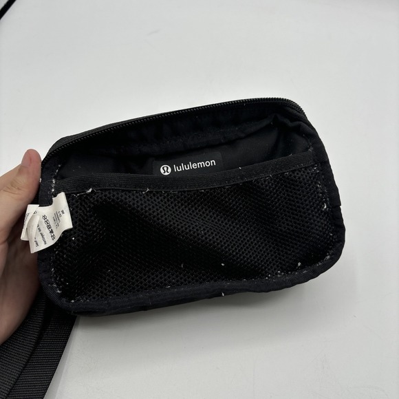 LULULEMON ATHLETICA | Mini belt bag in Psychedelic Toile Peri Purple Multi READ - Picture 12 of 16